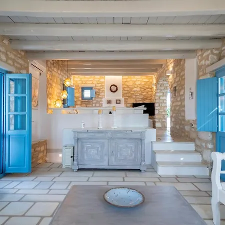 Key 1 * Santa Maria (Paros)