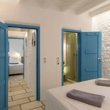 Key 1 * Santa Maria (Paros)