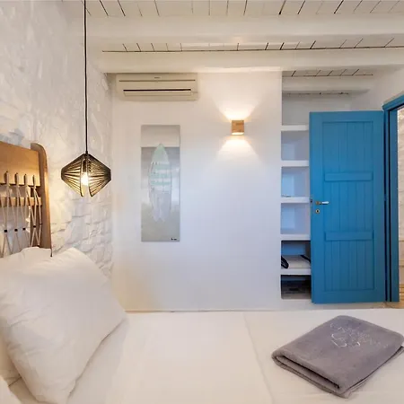 Key 1 * Santa Maria (Paros)