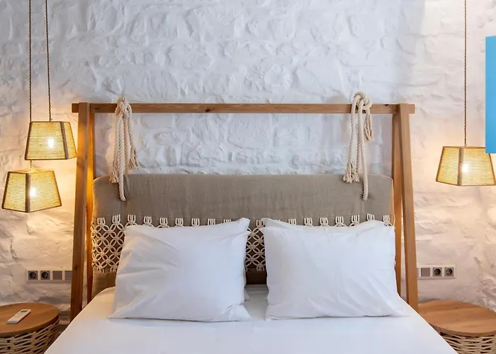 Key 1 Santa Maria (Paros)